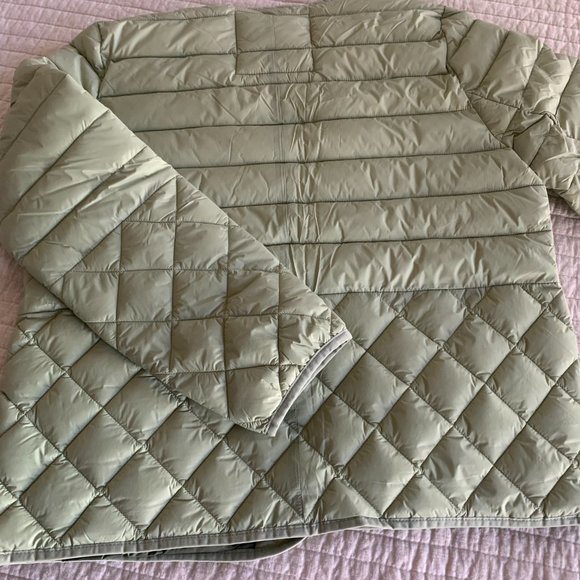NWT J. Crew Faded Pistachio Puffer Jacket Coat with PrimaLoft, sz Med - Picture 8 of 8